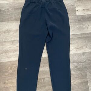 Lululemon Athletica Navy   On the fly Joggers size 6
